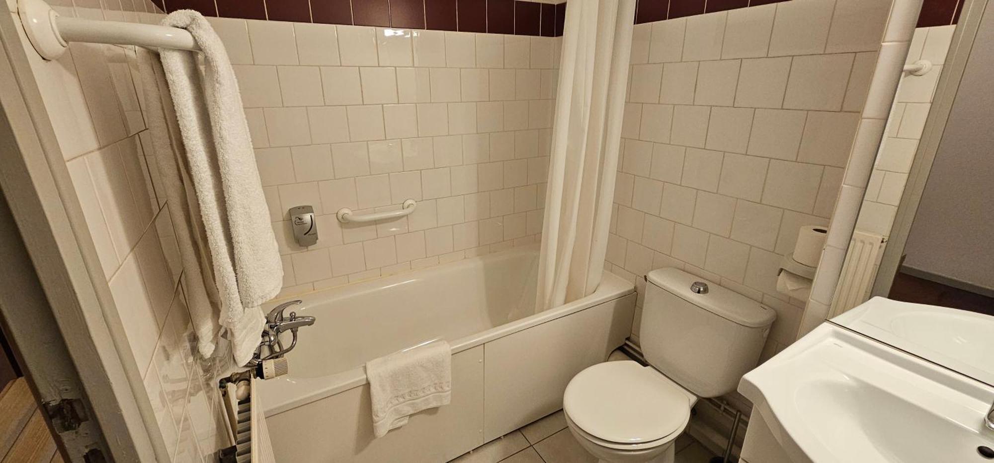 Hotel Lyon Sud, Pierre Benite, St Genis Laval Eksteriør bilde
